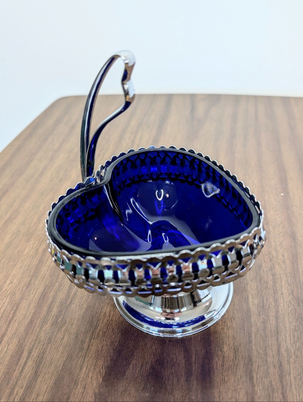 Vintage Cobalt Blue Glass Heart Shaped Bowl In Silver Tone Metal Handled Basket